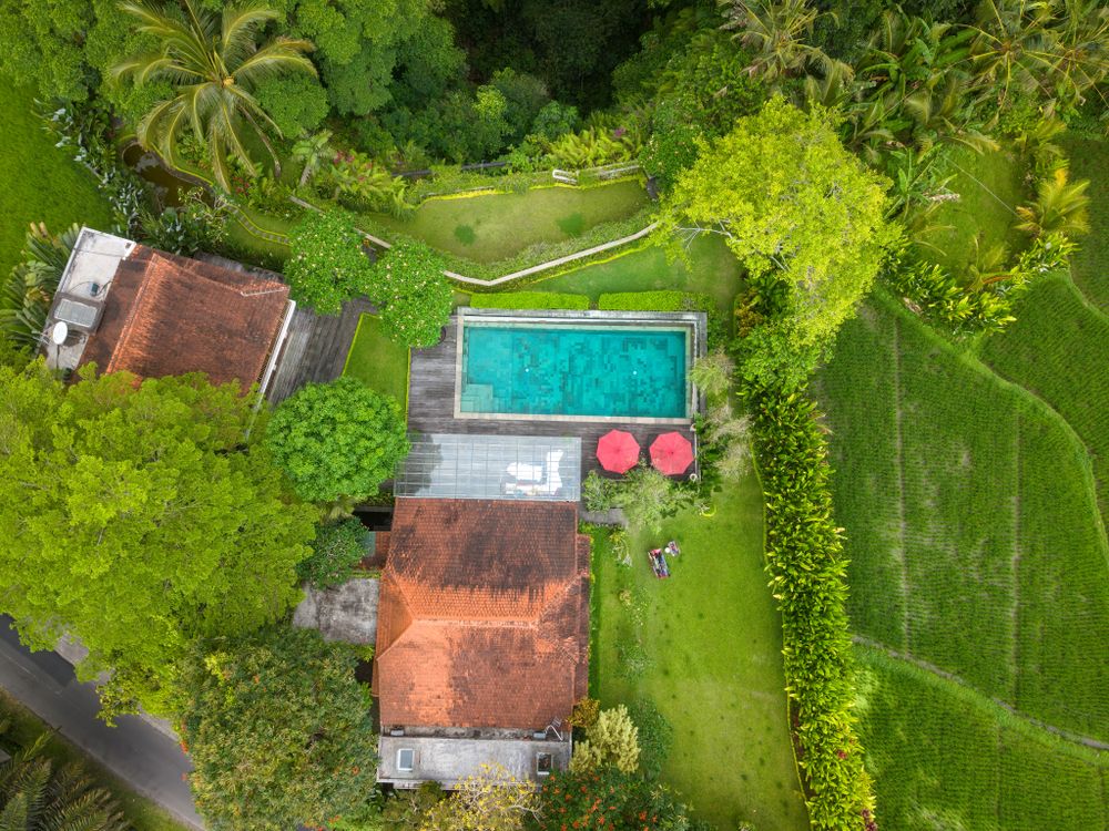 Three-Bedroom Cliff Villa 2
